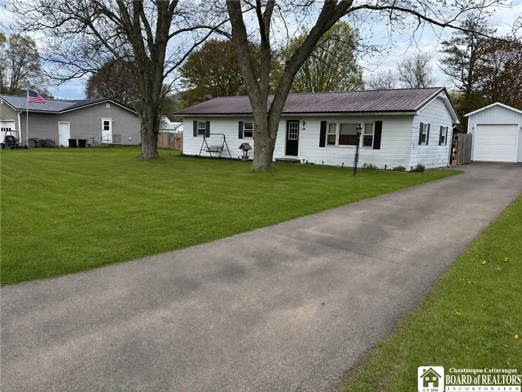 1948 East Drive, Willing