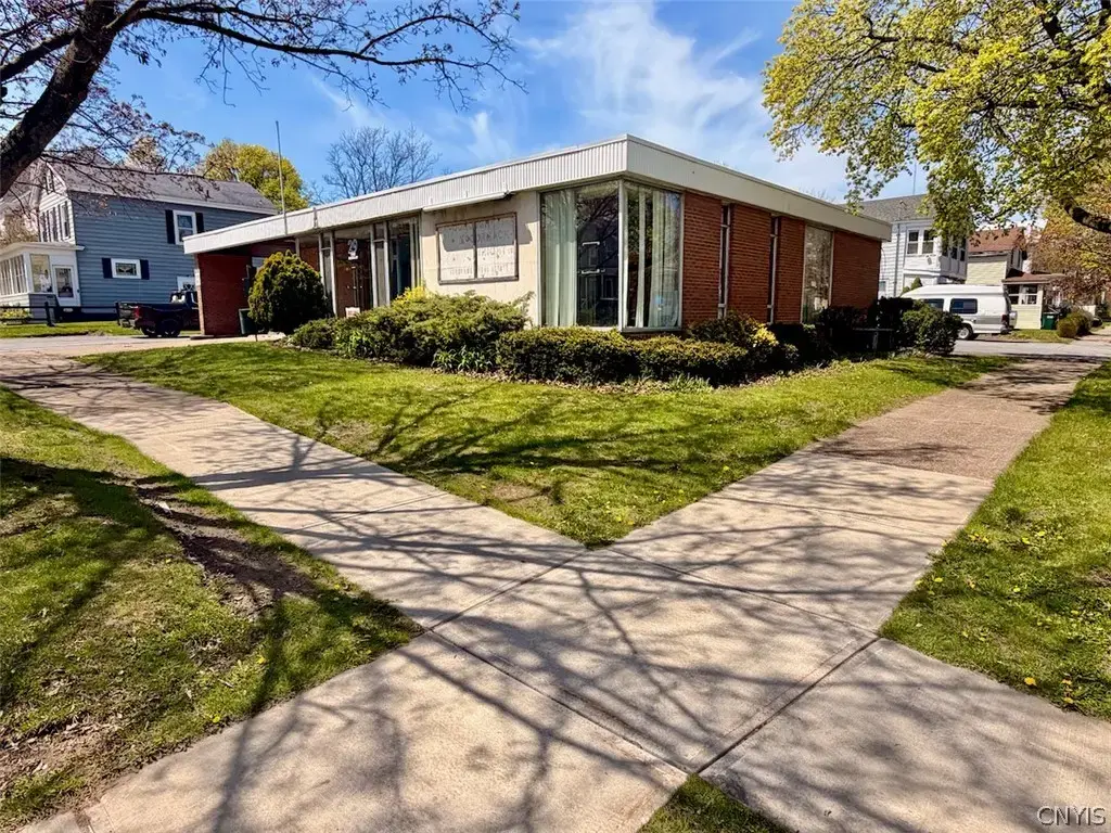 29 W Seneca Street, Oswego