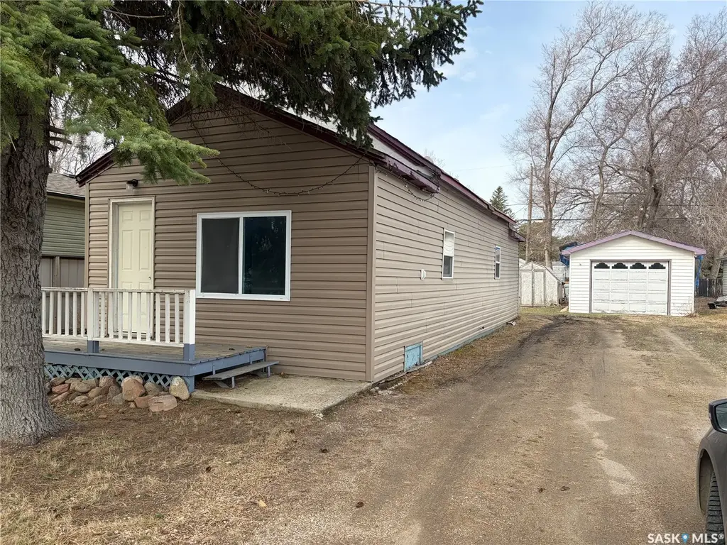306 1st Street W, Carnduff