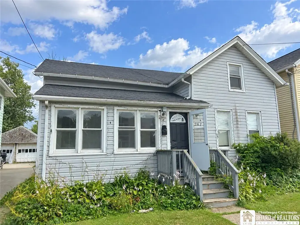 267 Lake Shore Drive E, Dunkirk