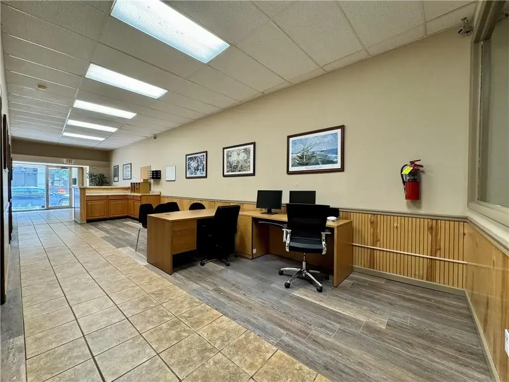 108 Lake Street, Elmira City