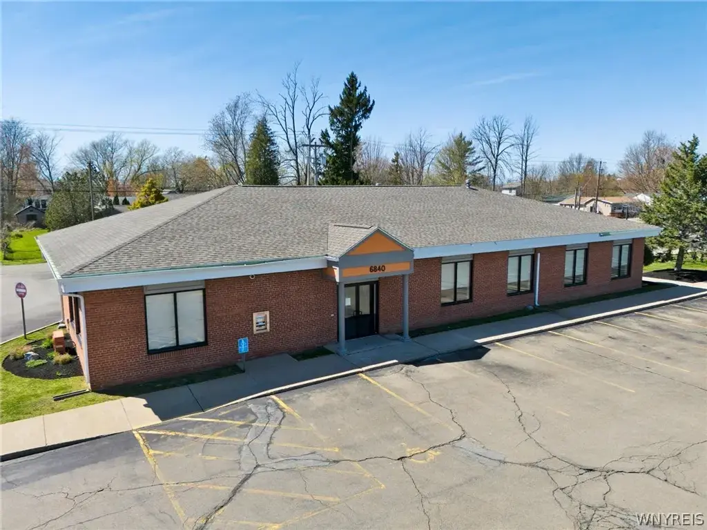 6840 Erie Road, Evans