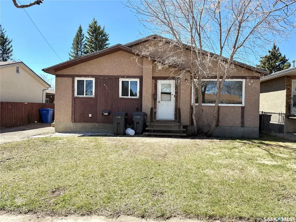 671 102nd Street, North Battleford