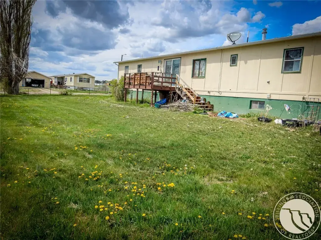 1526 3rd Street West, Roundup
