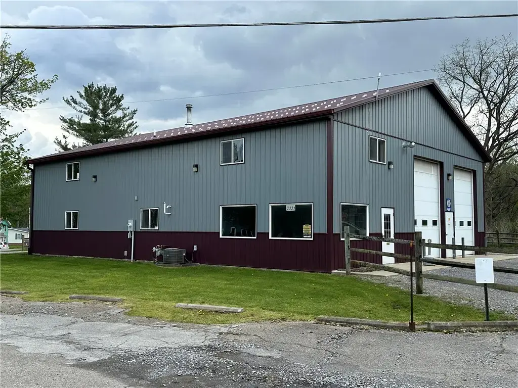 7421 State Route 256, Sparta