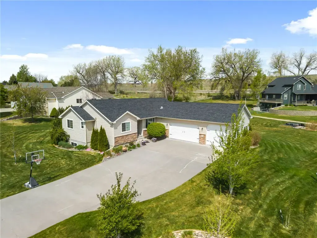 2125 Saddleback Drive, Laurel