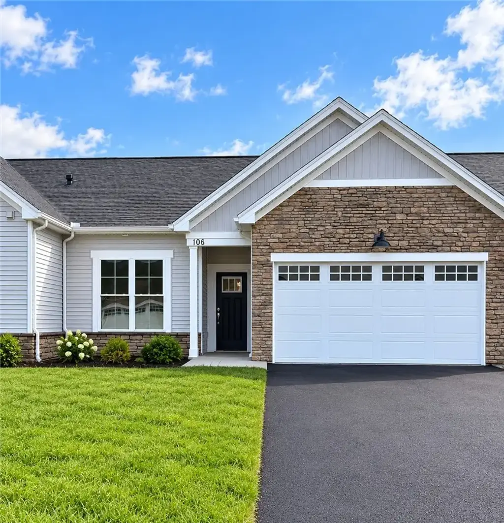 106 Cedarway Circle # 414, Webster
