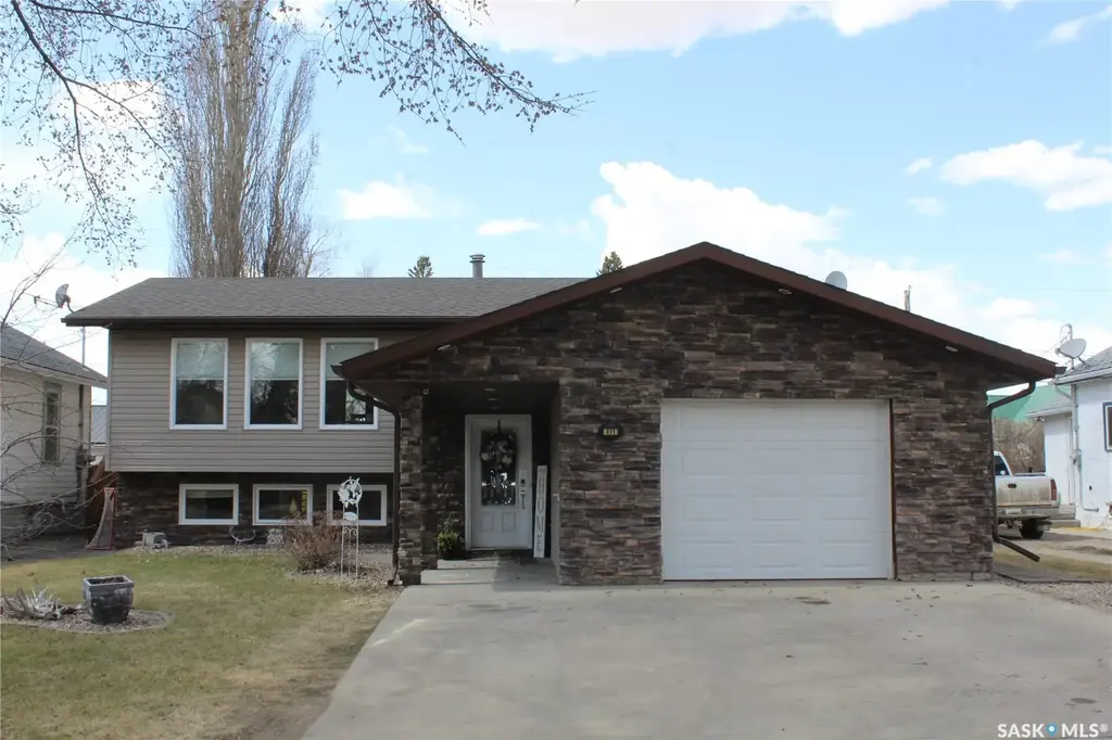 411 3rd Street W, Wilkie