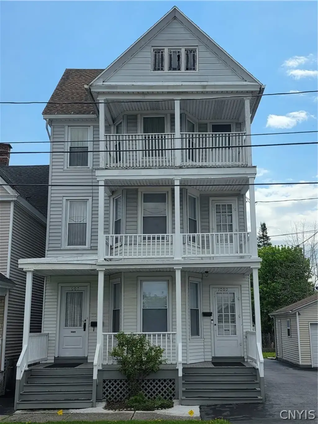 1007 Morris, Utica
