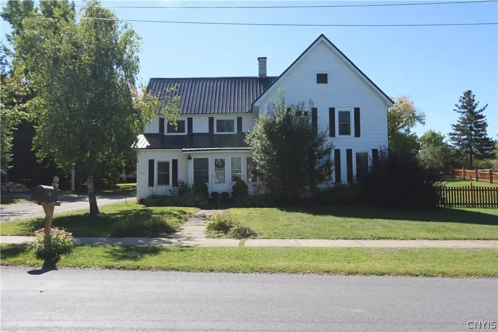 18086 Goodnough Street, Adams