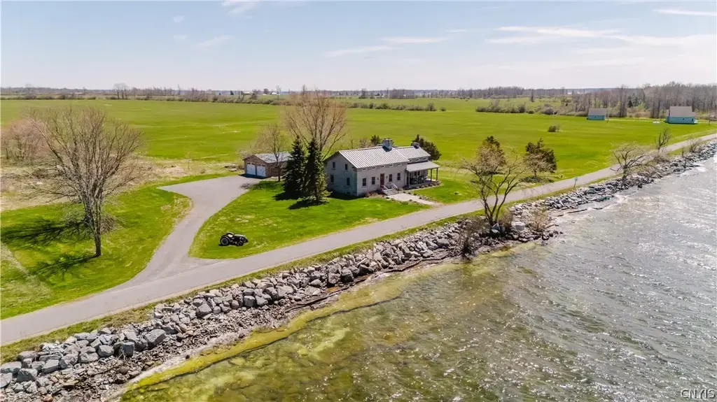 27846 Dablon Point Road, Cape Vincent