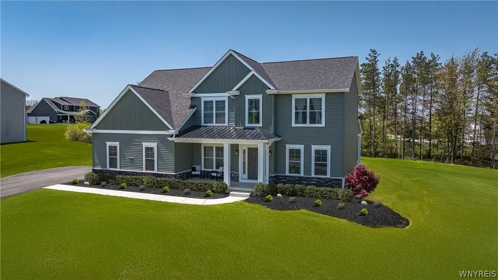 63 Woodthrush Trail, Orchard Park