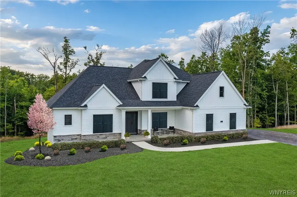 67 Woodthrush Trail, Orchard Park