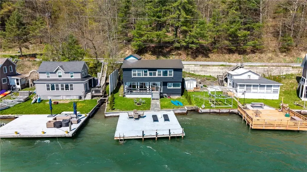 14270 W Lake Road, Pulteney