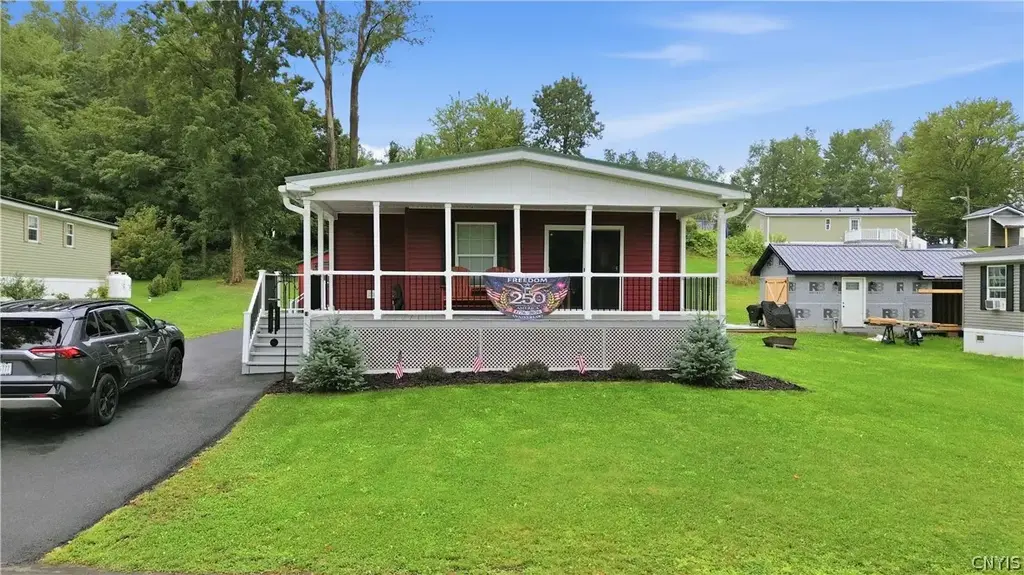 7077 Stearns Road, Floyd