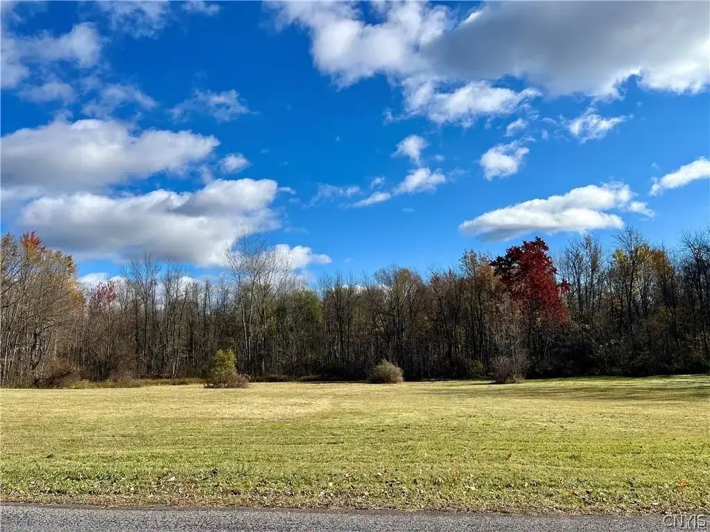 Hogback Road, Butler