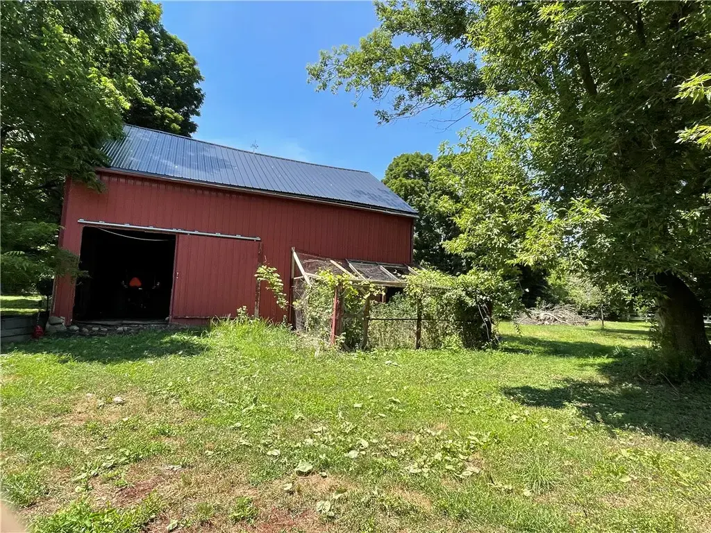 42 Bulls Saw Mill Road, Mendon