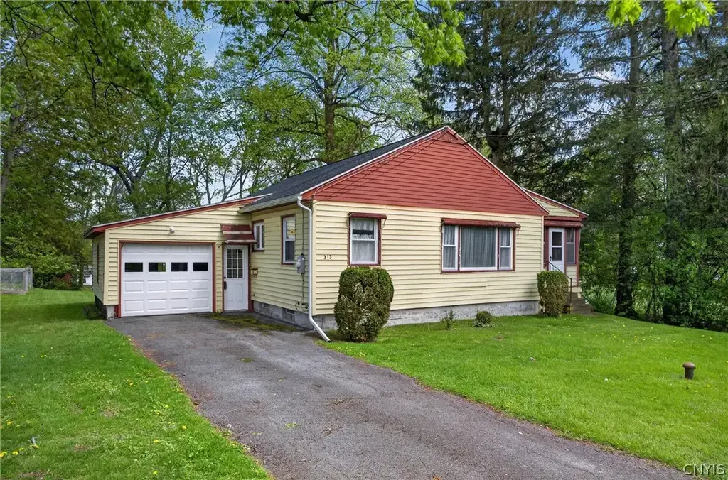 313 S Terry Road, Geddes