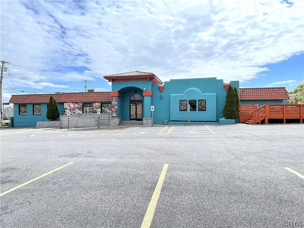 2956 Erie Boulevard E, Syracuse