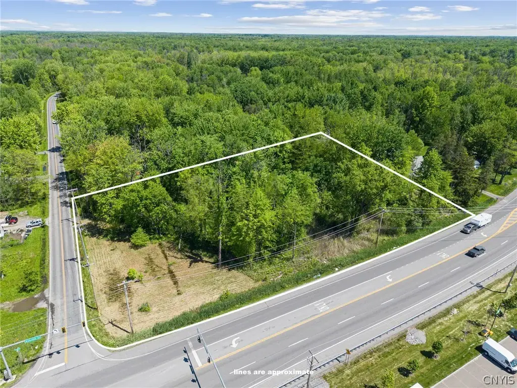 6859 Kirkville Road, DeWitt