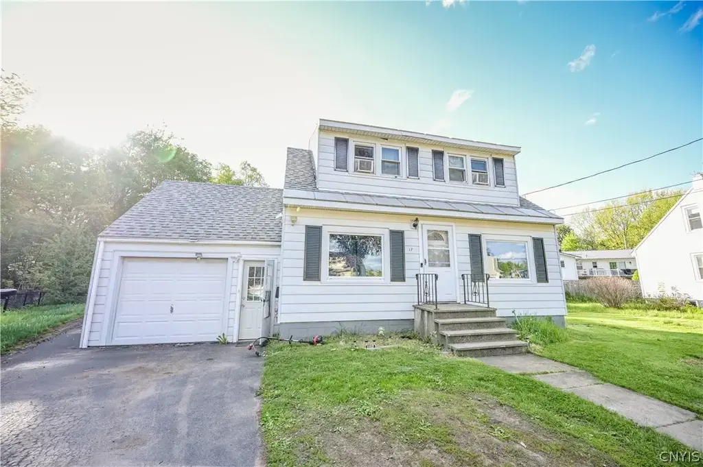 17 Dunham Place, Whitestown