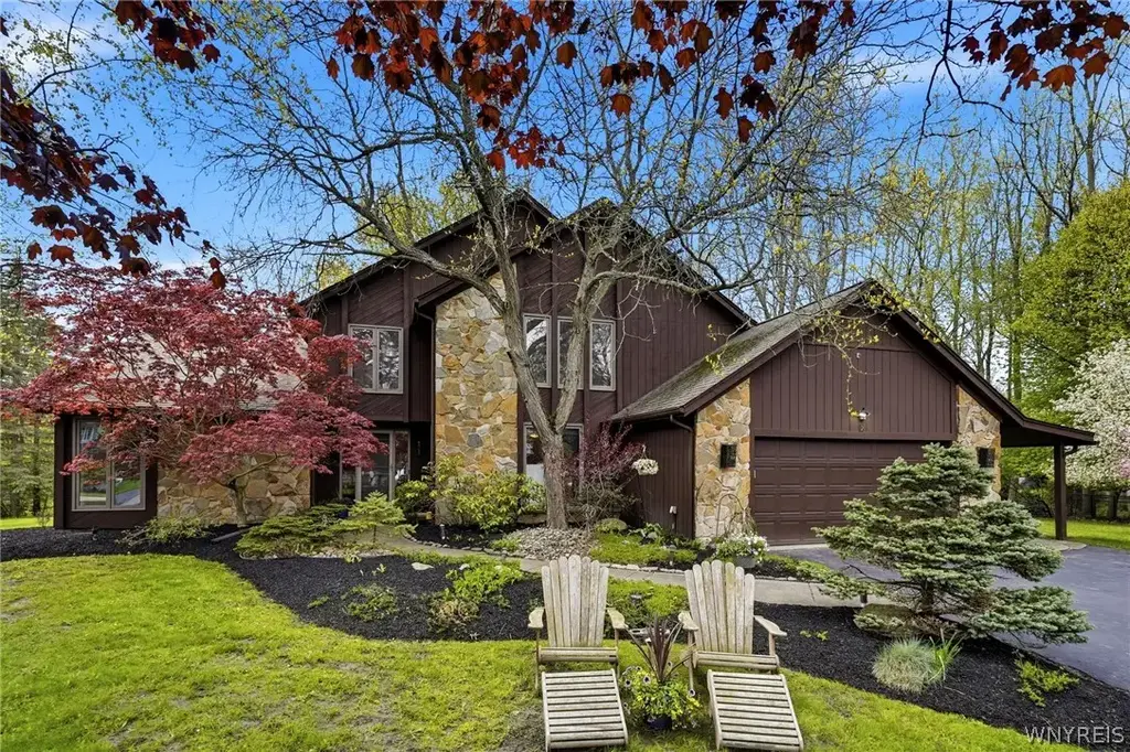 2 Chicory Lane, Amherst