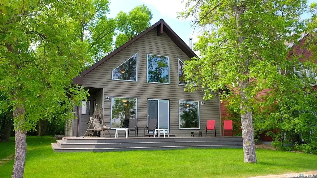 106 Seashell Road, Crooked Lake