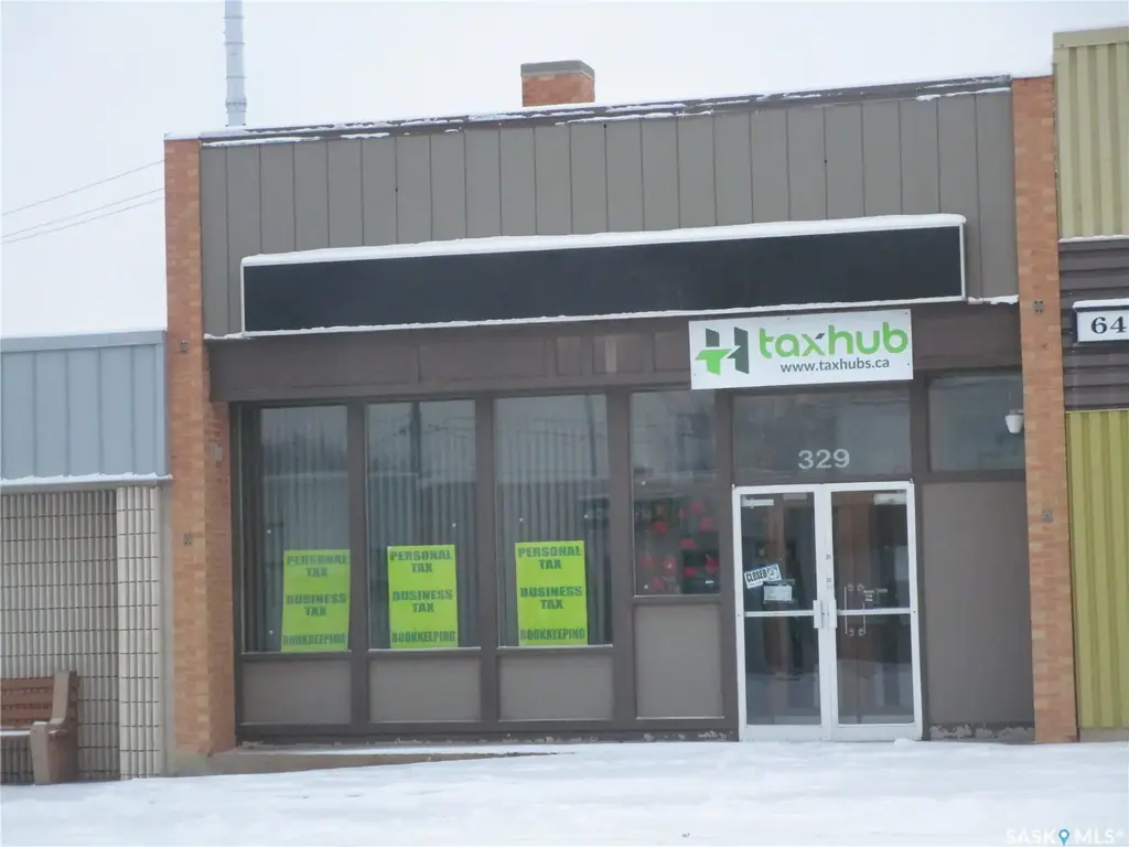 329 Centre Street, Assiniboia