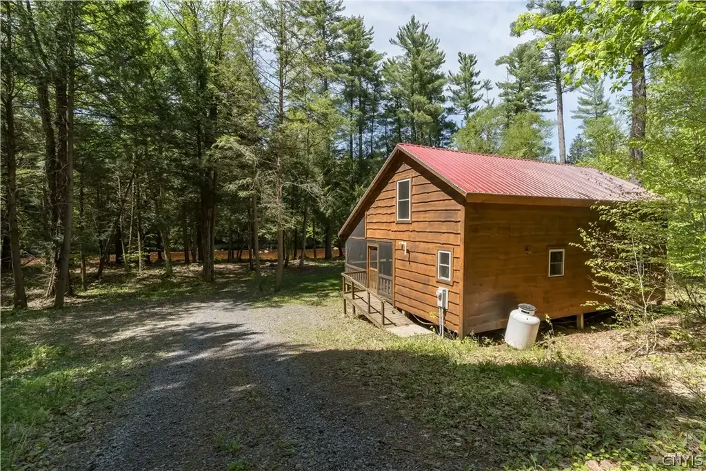6233 Independence Lane, Greig