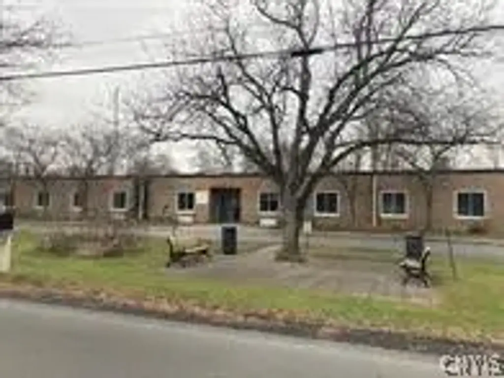 8939 Oakland Street, Brutus