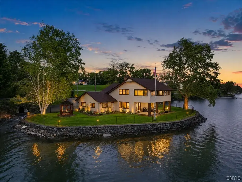 5072 W Lake Road, Owasco