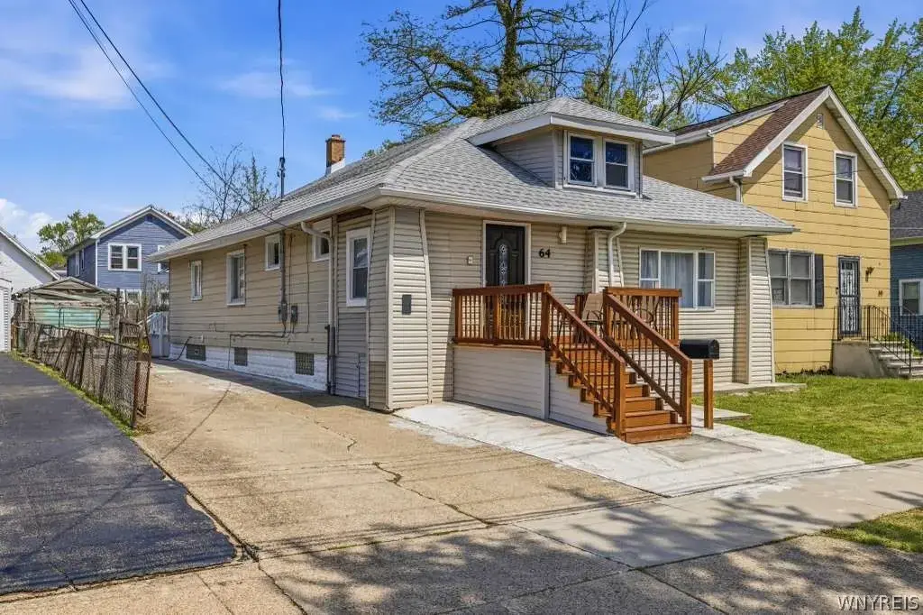 64 Hastings Avenue, Buffalo