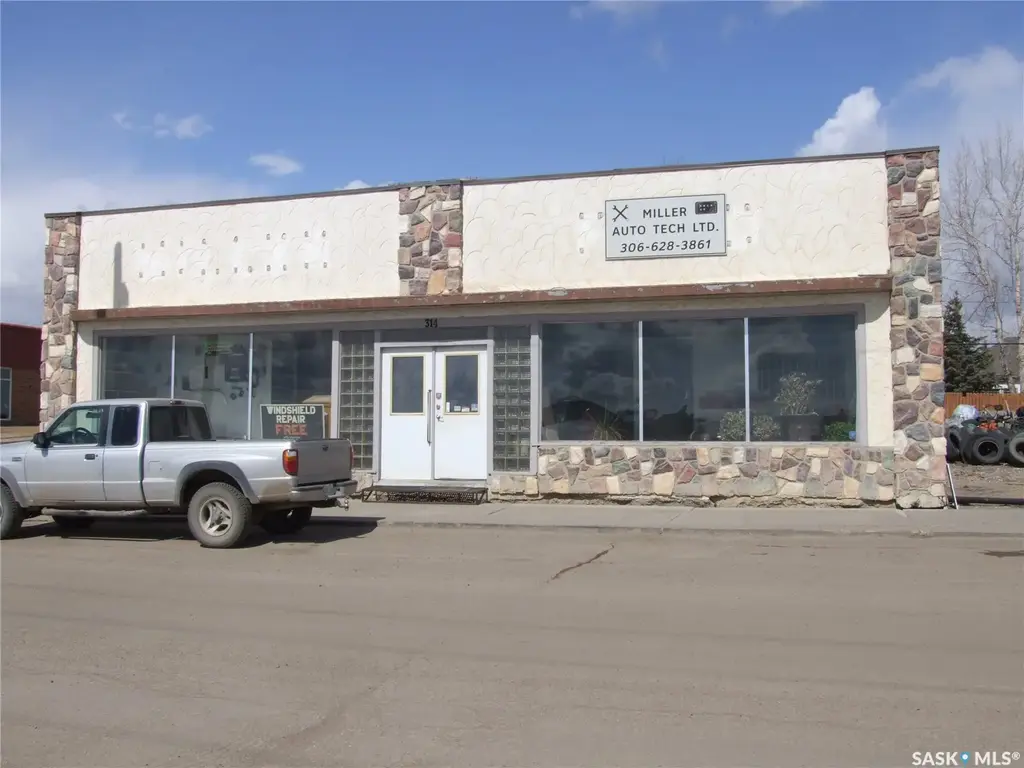 314 1st Avenue W, Leader