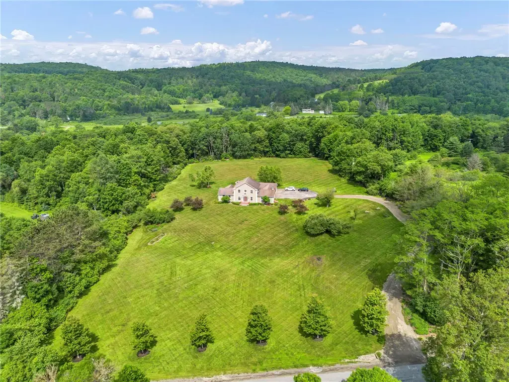 287 Pink Street, Middlefield