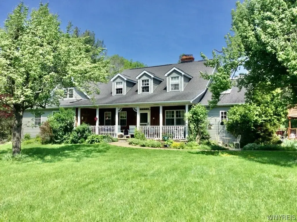 639 County Line Road, Darien