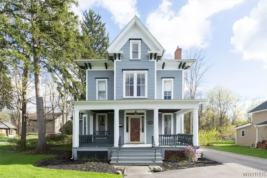 305 Main Street, Aurora
