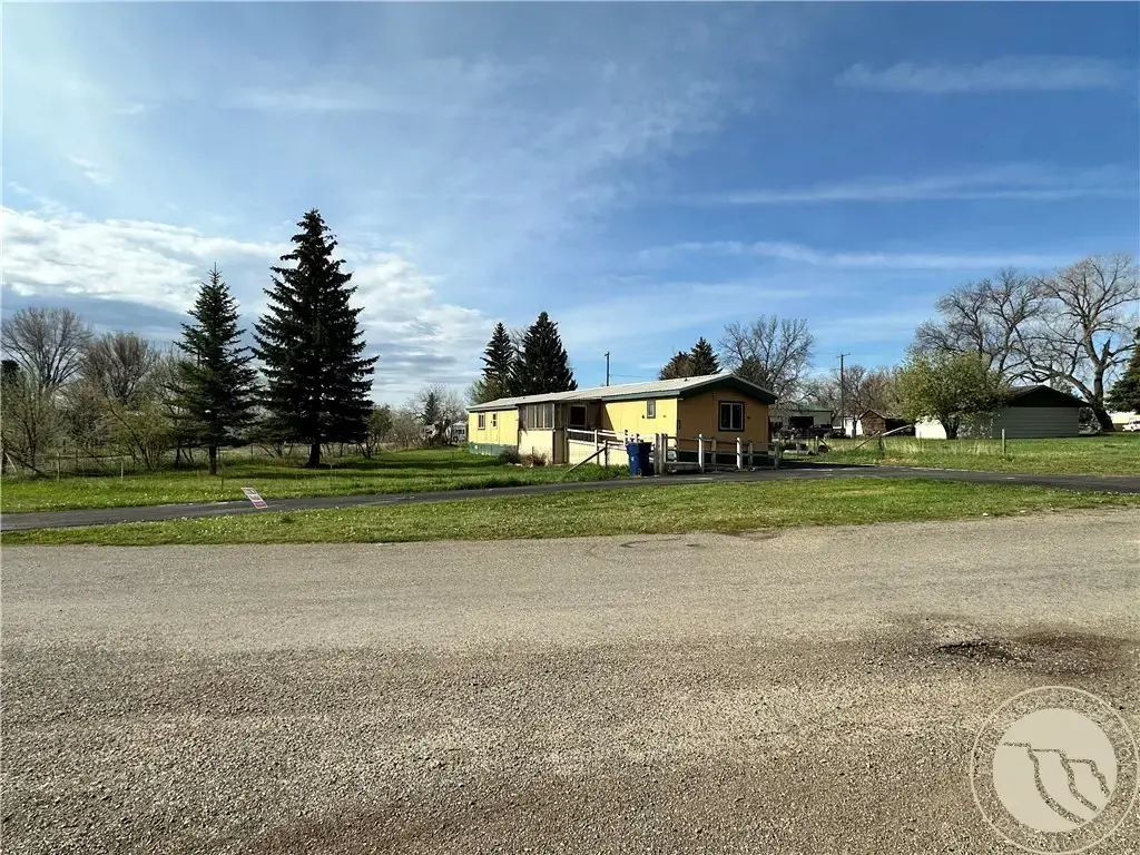 108 4th Avenue E, Ryegate