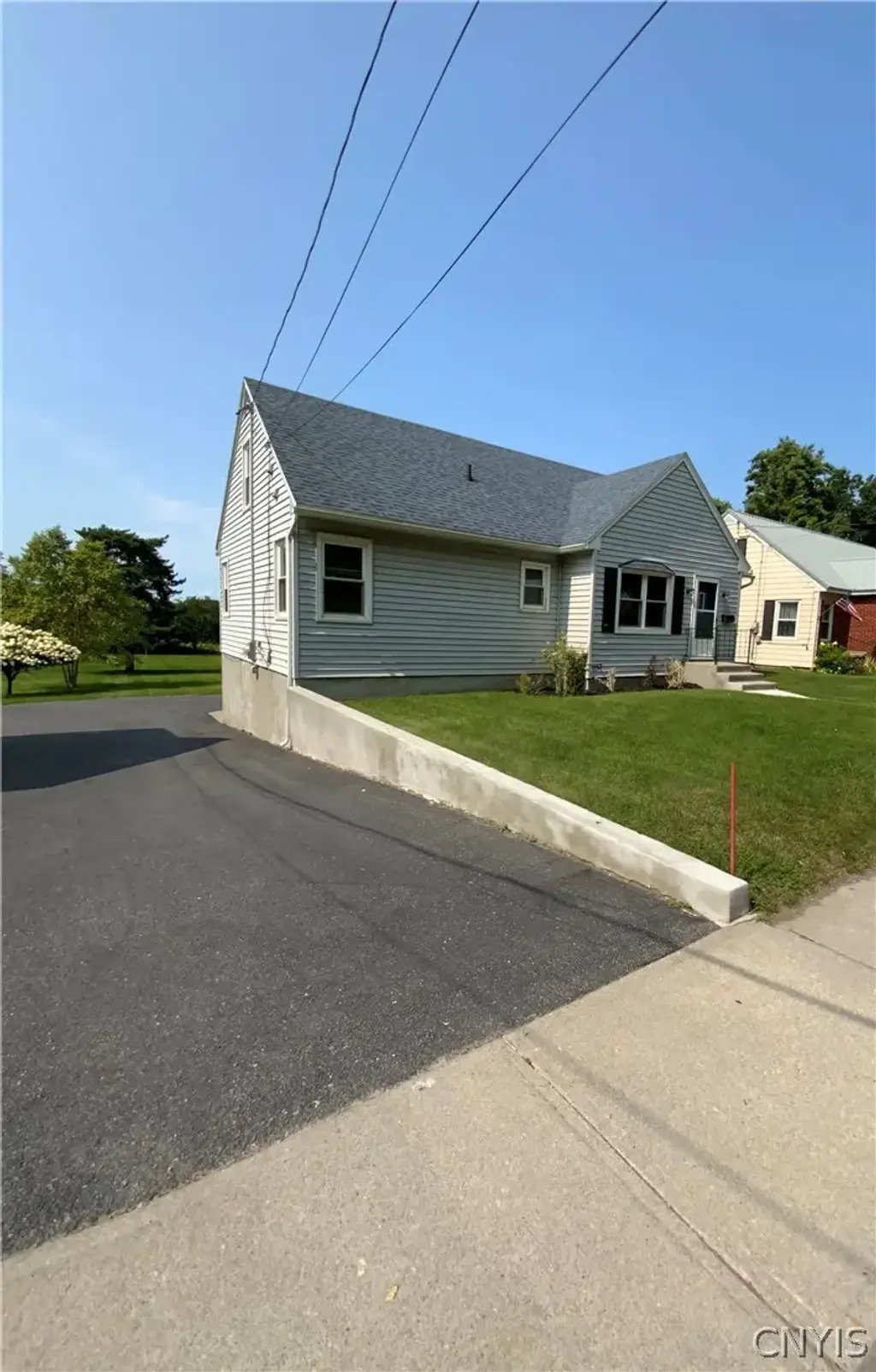 325 Thompson Boulevard, Watertown City
