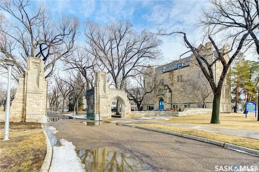 1121 College Drive, Saskatoon