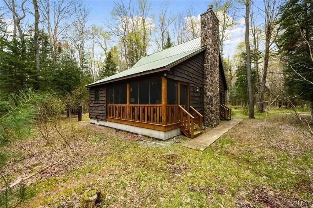 3006 Mohawk Drive E, Forestport