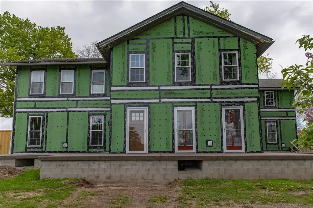 953 Howland Road, Manchester