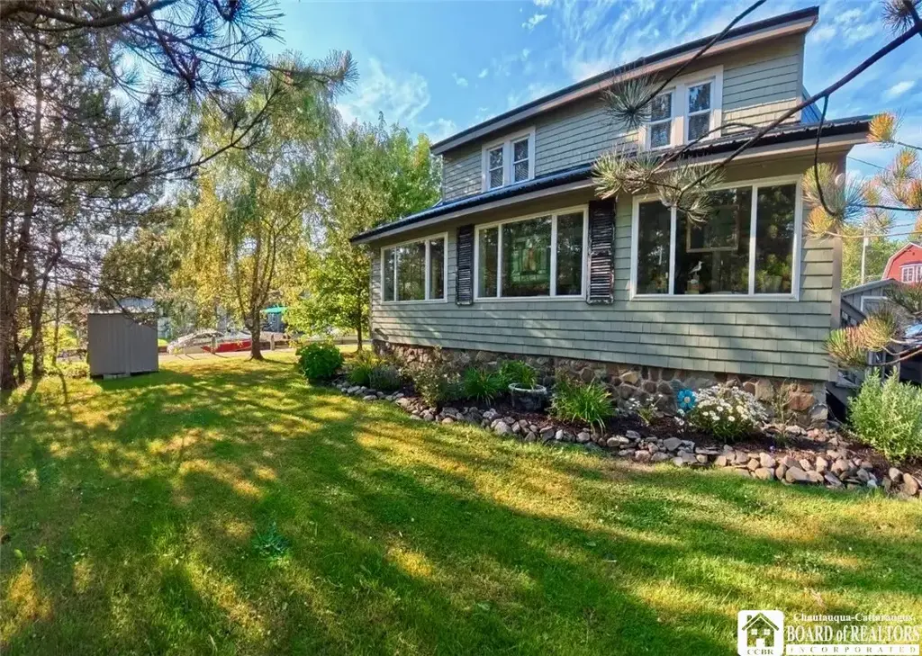 2388 W Lake Road, Busti
