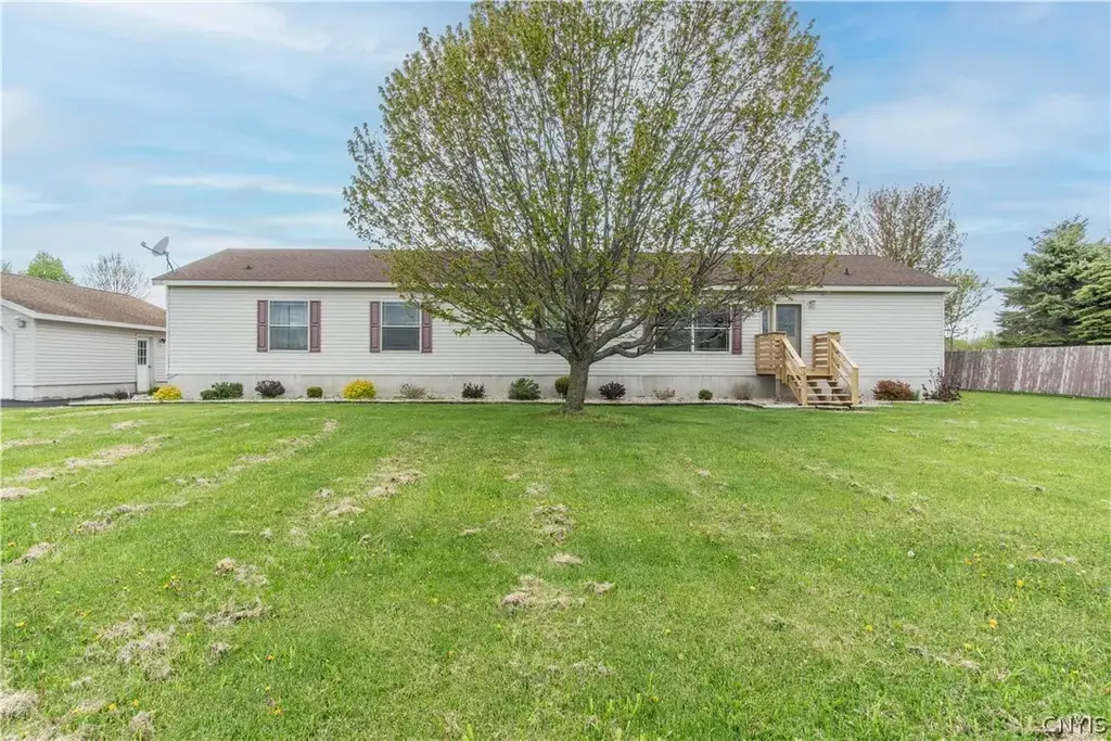 27165 Victory Lane, Le Ray