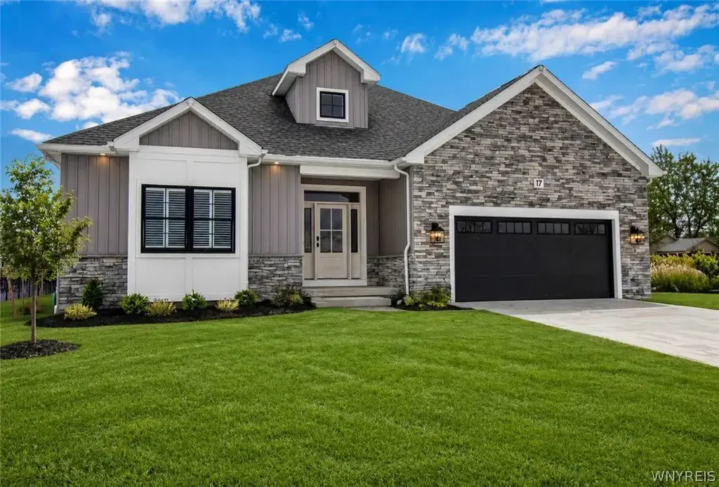 17 River Oak, Amherst