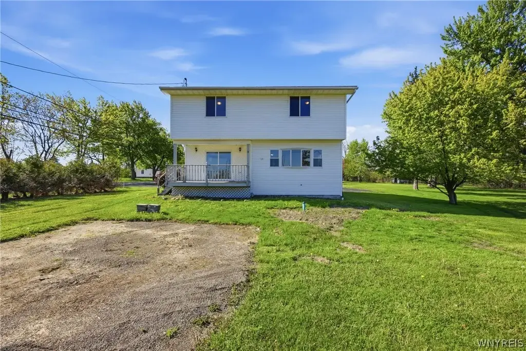 4537 Dorchester Road, Hamburg