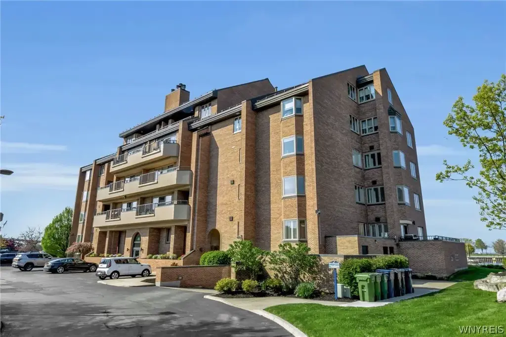 40 Waterfront Circle # 306, Buffalo
