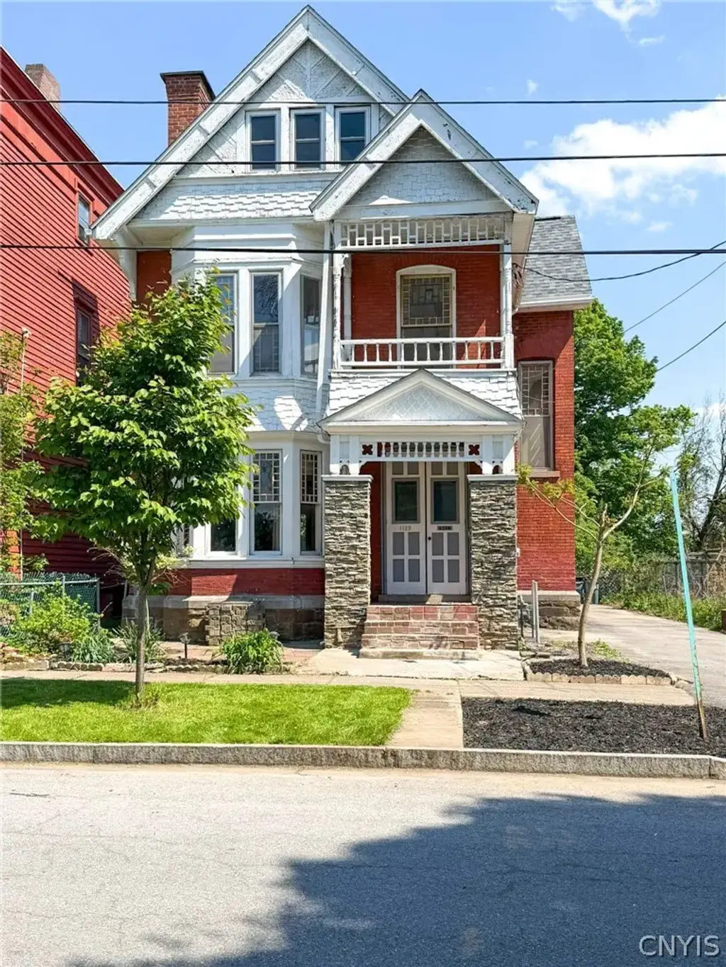 1129 Summit Place, Utica