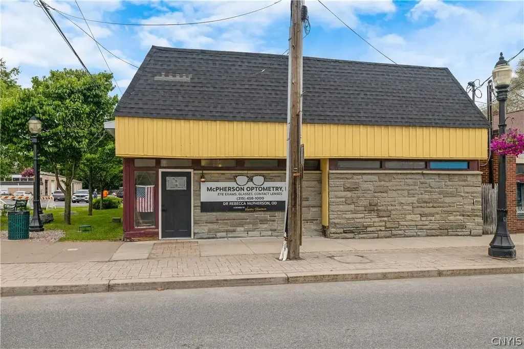 105 N Main Street, Clay