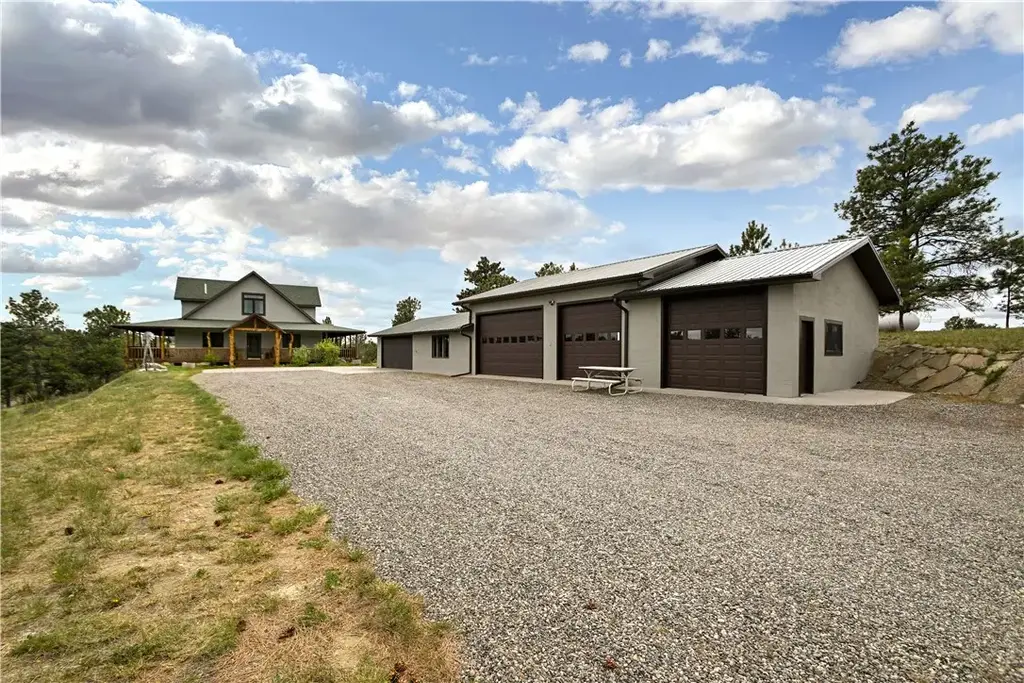 5750 Pleasant Hollow Trail, Shepherd