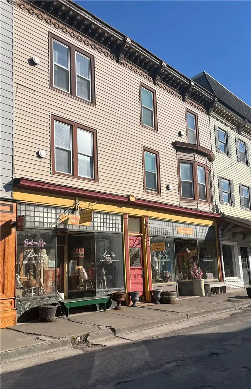 806 Main Street, Middletown